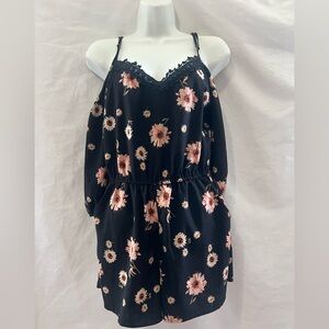 MINE Black & Multi Floral Print Off The
Shoulder Spaghetti Strap Romper - M